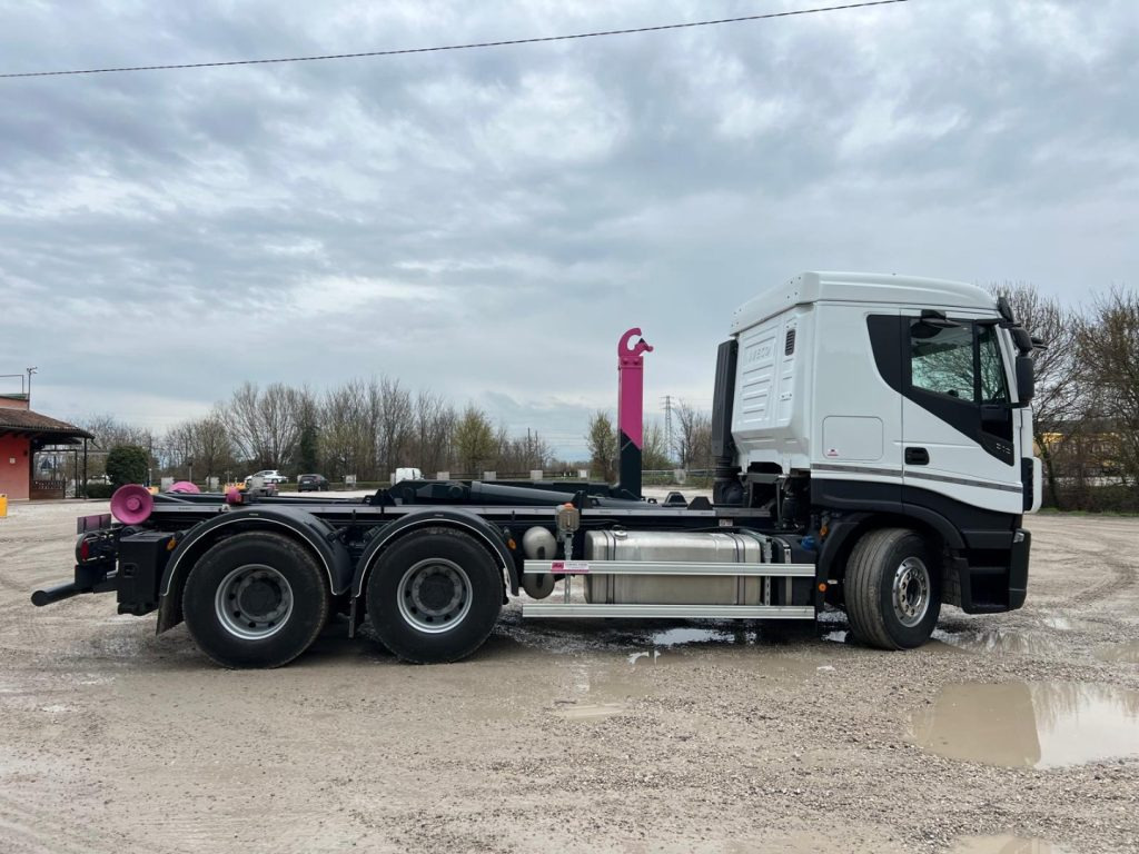 Hook lift truck IVECO STRALIS X-WAY 510 TRAKKER SCARRABILE