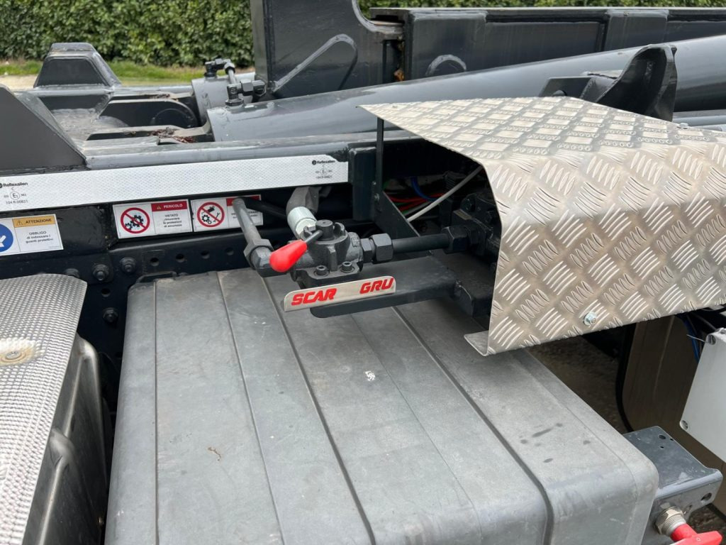 Hook lift truck IVECO STRALIS X-WAY 510 TRAKKER SCARRABILE