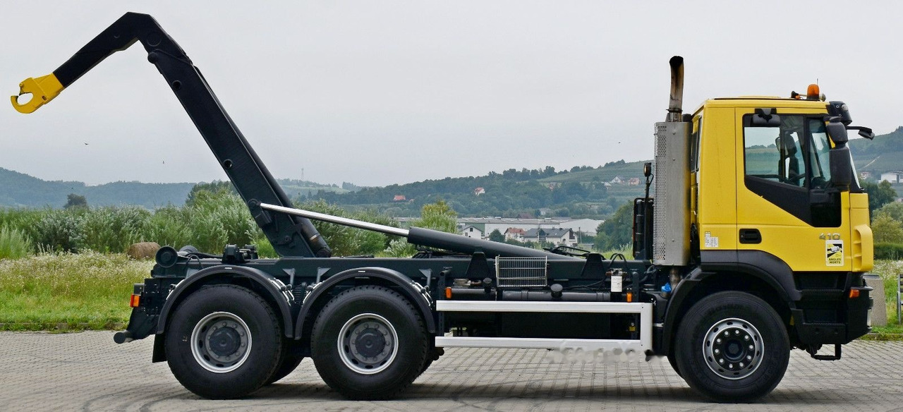 Hook lift truck IVECO TRAKKER 410