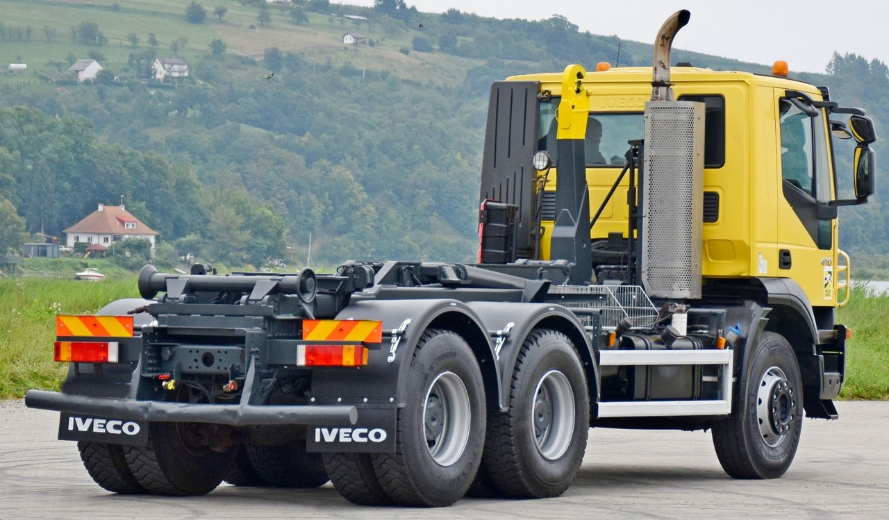 Hook lift truck IVECO TRAKKER 410