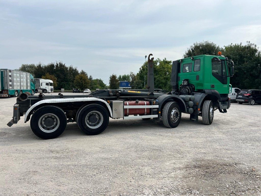 Hook lift truck IVECO TRAKKER AD340T41 USATO SCARRABILE