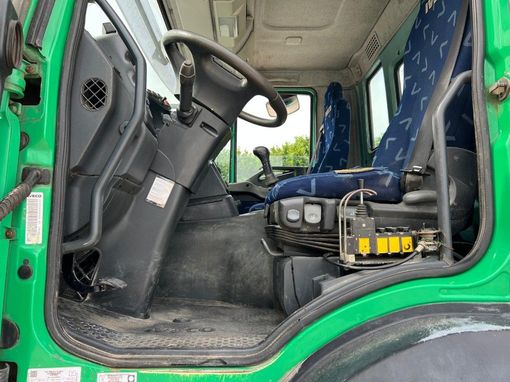 Hook lift truck IVECO TRAKKER AD340T41 USATO SCARRABILE