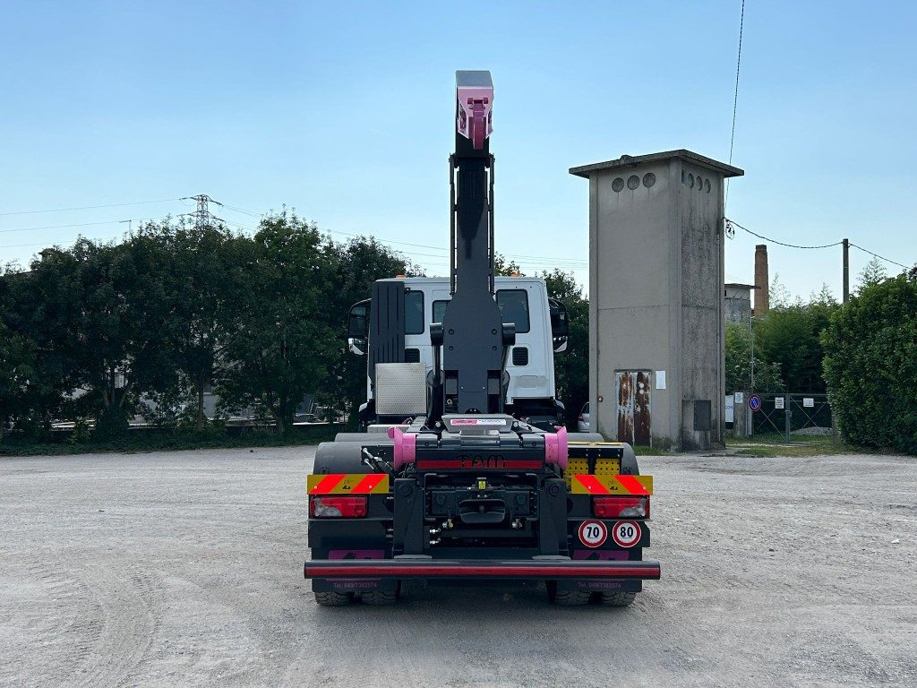 Hook lift truck IVECO TRAKKER T-WAY AD380T NUOVO SCARRABILE