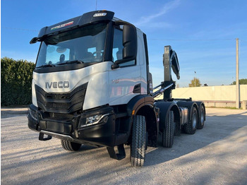 Hook lift truck IVECO TRAKKER T-WAY AD500 NUOVO SCARRABILE