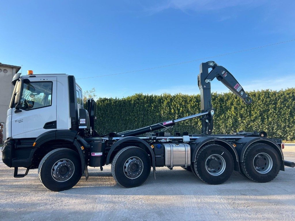 Hook lift truck IVECO TRAKKER T-WAY AD500 NUOVO SCARRABILE