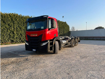 Hook lift truck IVECO X-WAY AD260 NUOVO TARGATO SCARRABILE