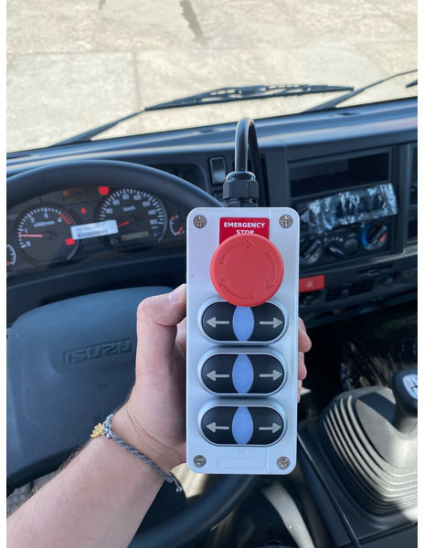 Hook lift truck Isuzu M27