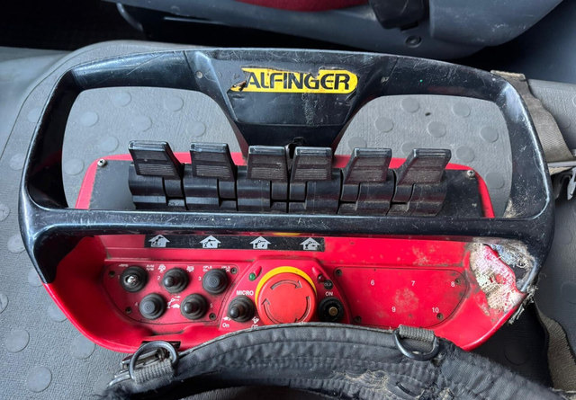 Hook lift truck IvecoStralis 400 6x2 Palfinger