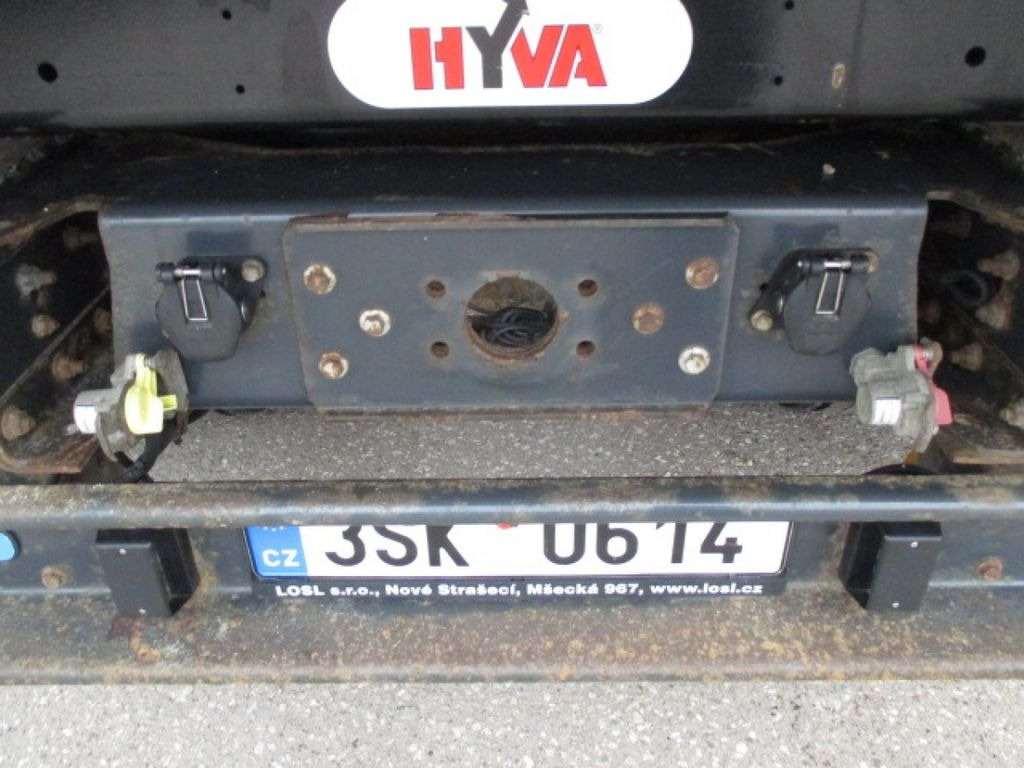 Hook lift truck Iveco 140E22 Euro 5