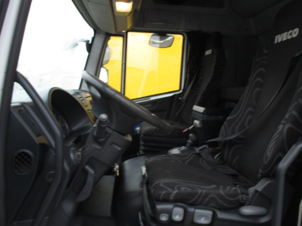 Hook lift truck Iveco 140E22 Euro 5