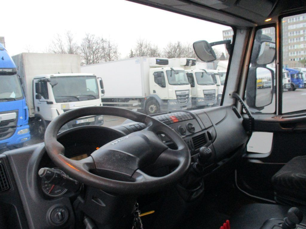 Hook lift truck Iveco Eurocargo 140E22