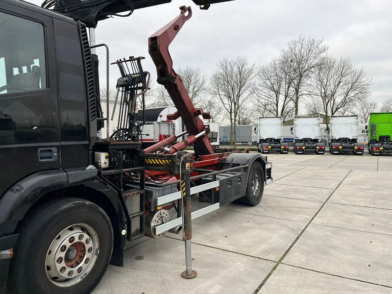 Hook lift truck Iveco Eurostar 190 MH190E24