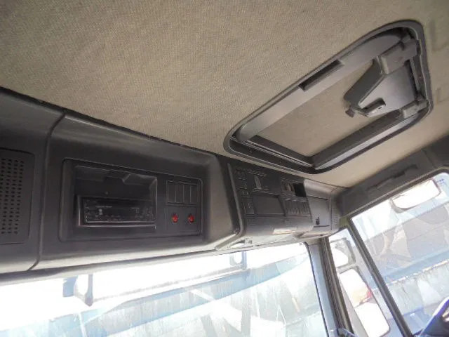 Hook lift truck Iveco Eurotrakker 410 E37H