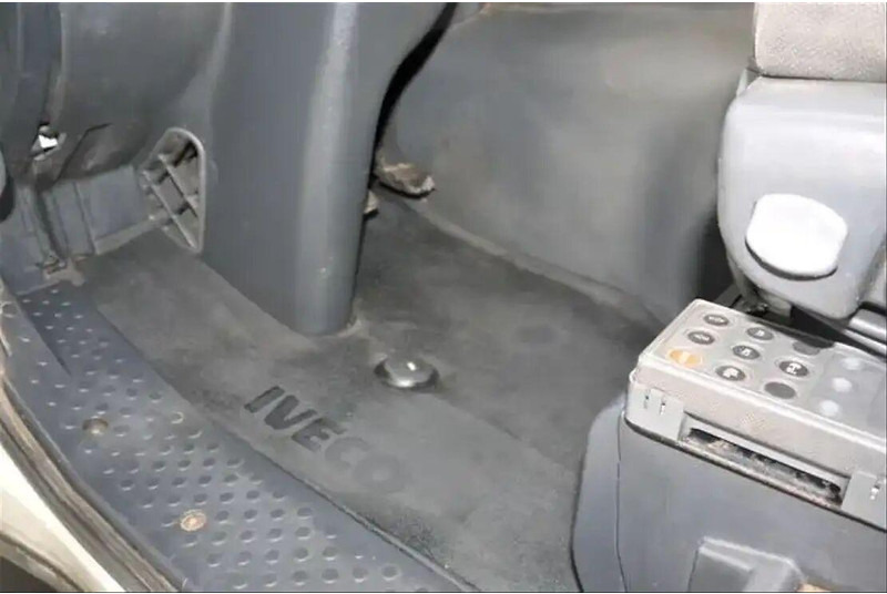 Hook lift truck Iveco Stralis 260 - Hook lift truck