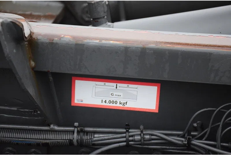 Hook lift truck Iveco Stralis 330