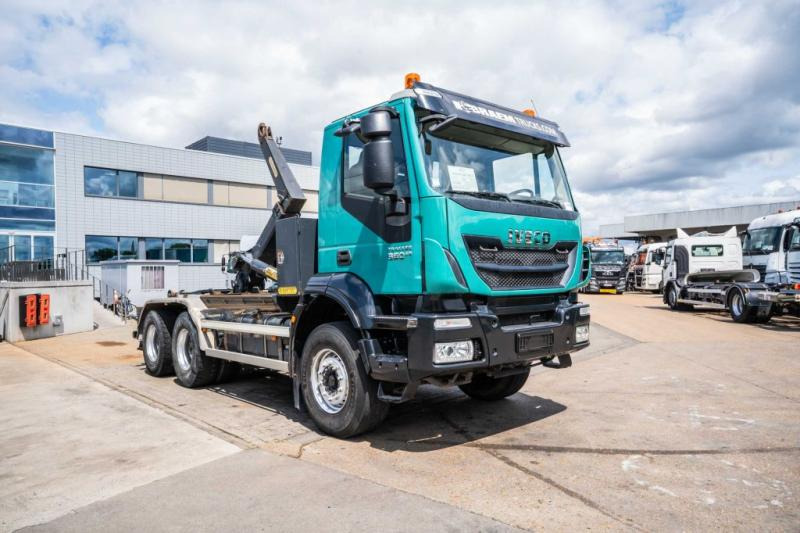 Hook lift truck Iveco TRAKKER 360-6x4-PALFINGER