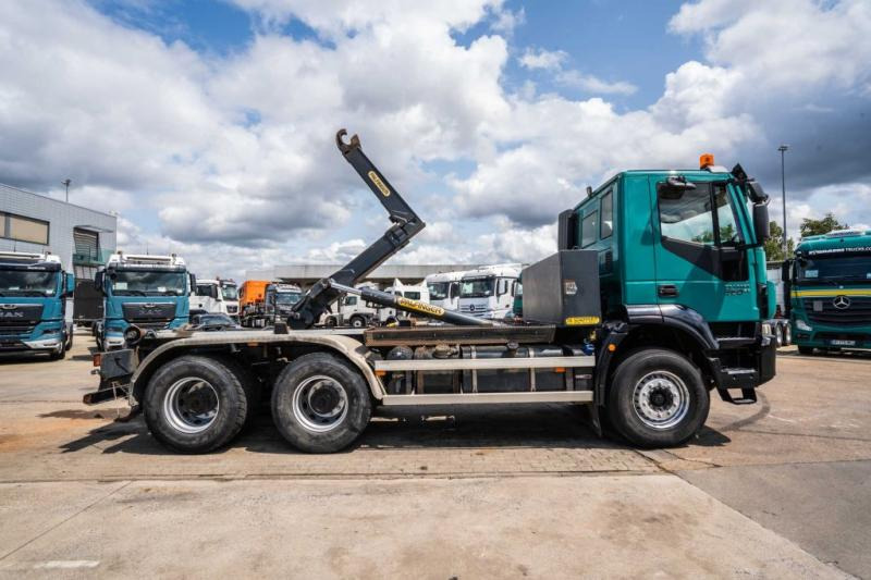 Hook lift truck Iveco TRAKKER 360-6x4-PALFINGER