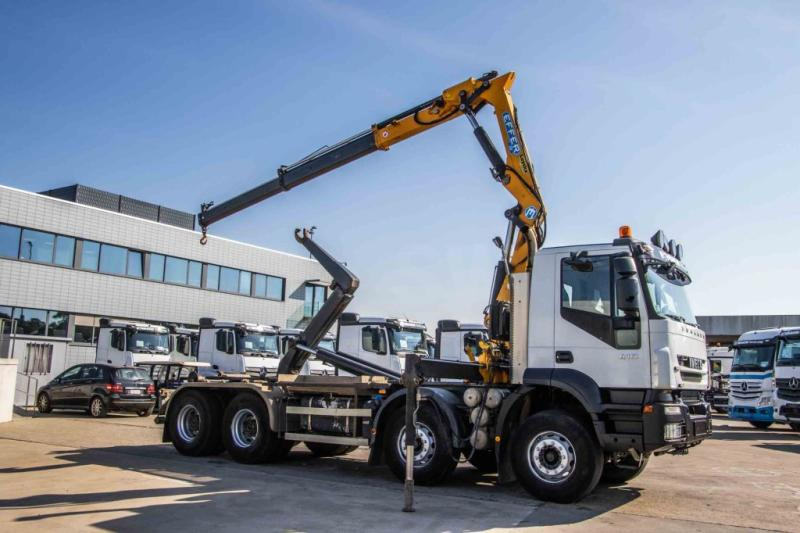 Hook lift truck Iveco TRAKKER 410-E5-EFFER 25 ton/m
