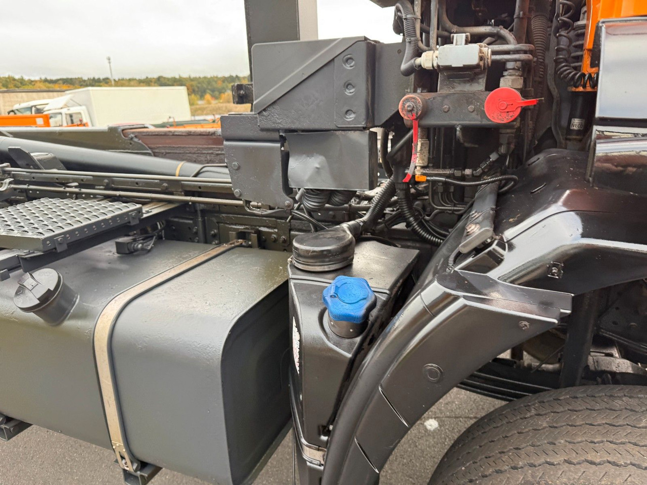 Hook lift truck Iveco Trakker 330 EEV Winterdienst Abroll