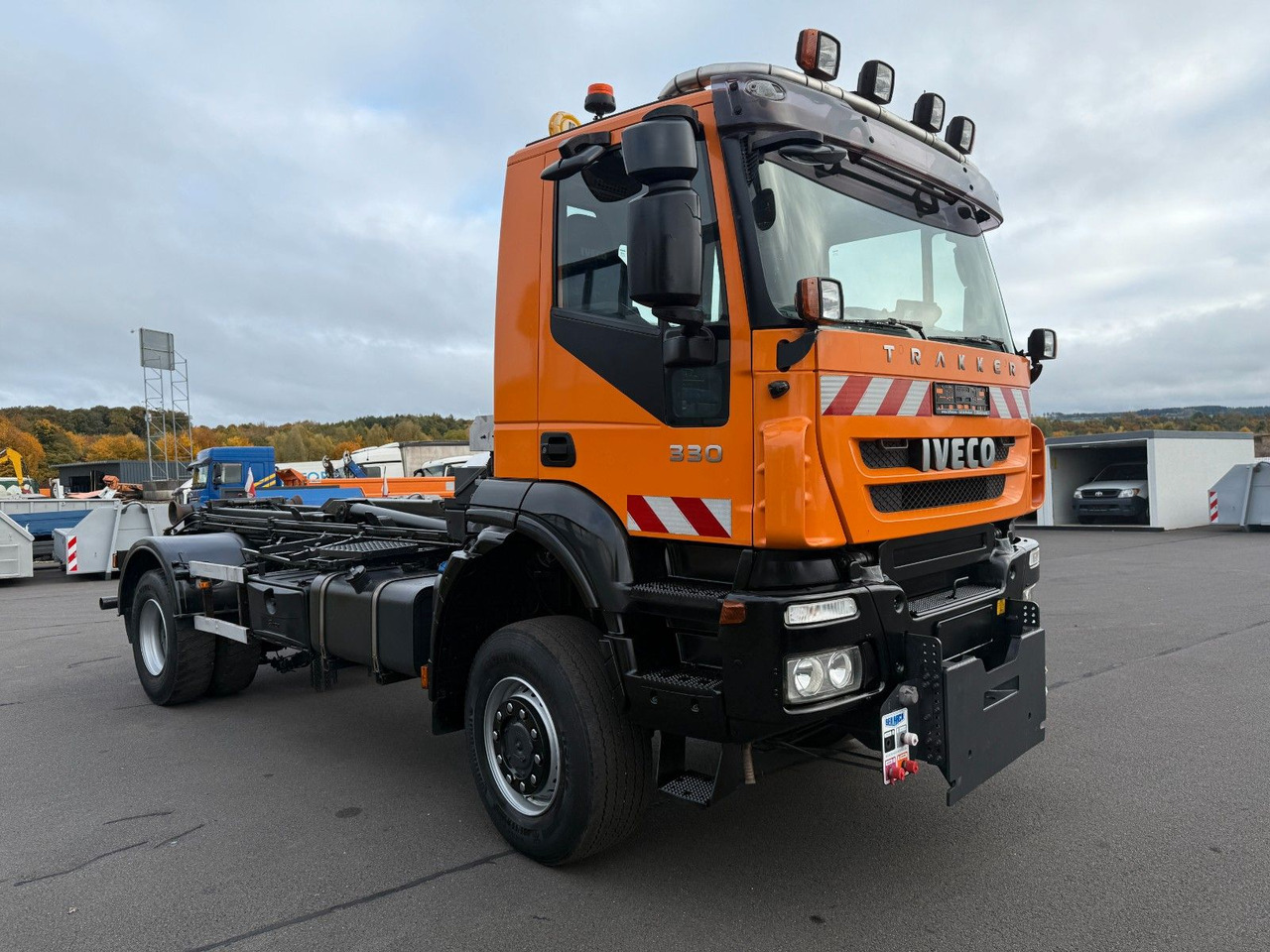 Hook lift truck Iveco Trakker 330 EEV Winterdienst Abroll