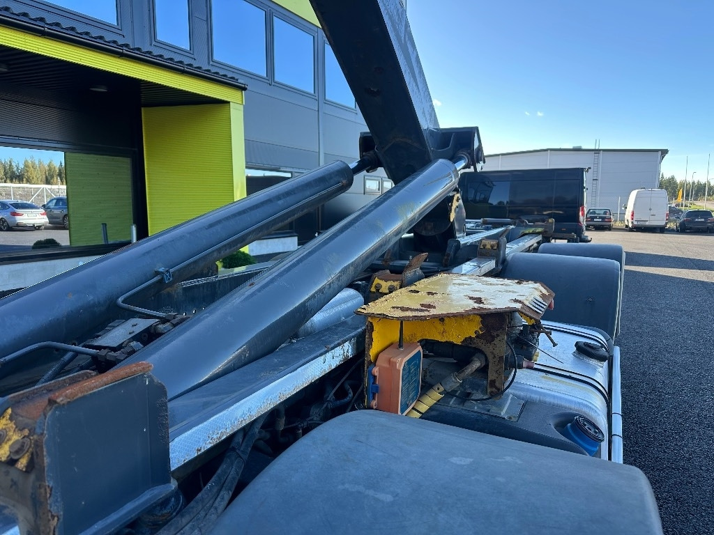Hook lift truck Iveco X-Way AS35S560 8x2