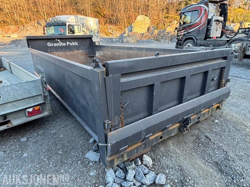 Hook lift truck Krok dumperkasse med hyd baklem