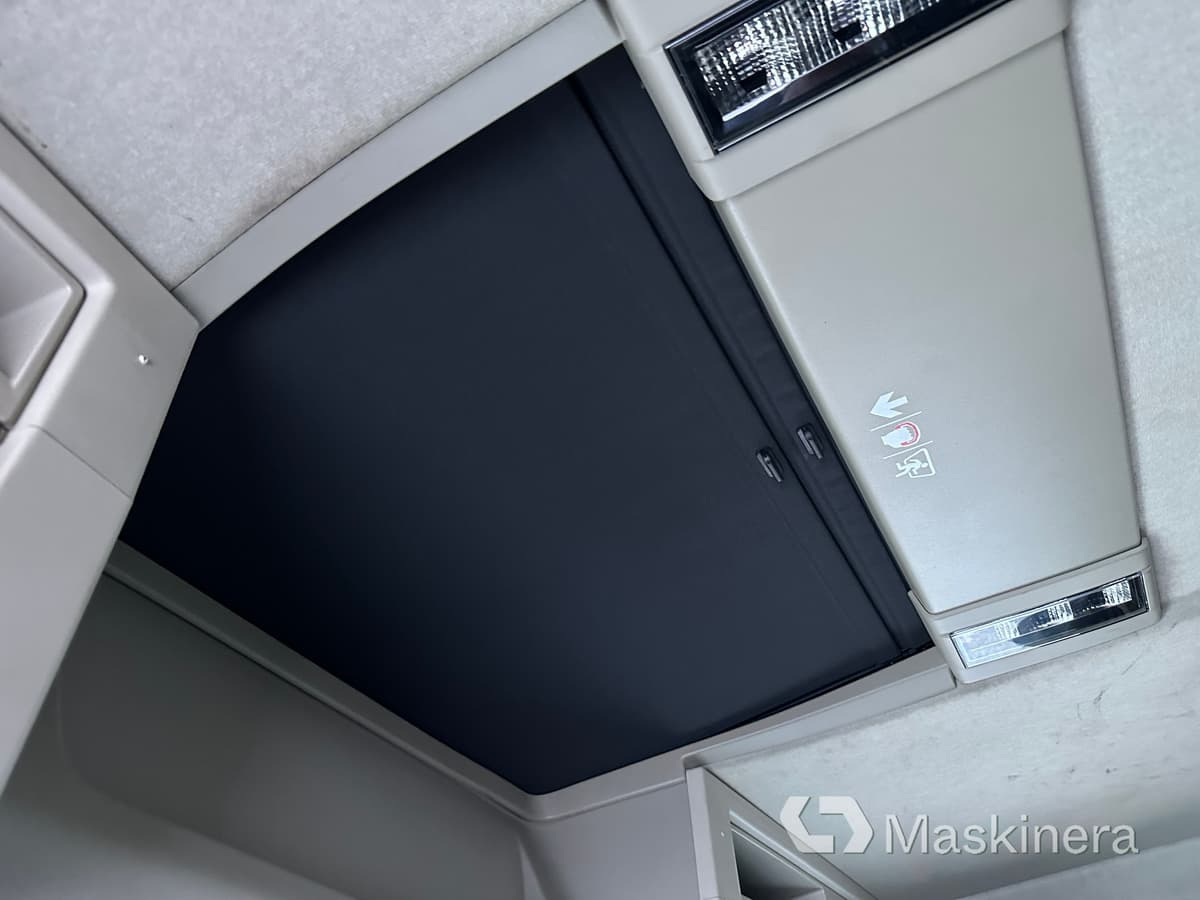 Hook lift truck Lastväxlare Volvo FH med sprider & flak