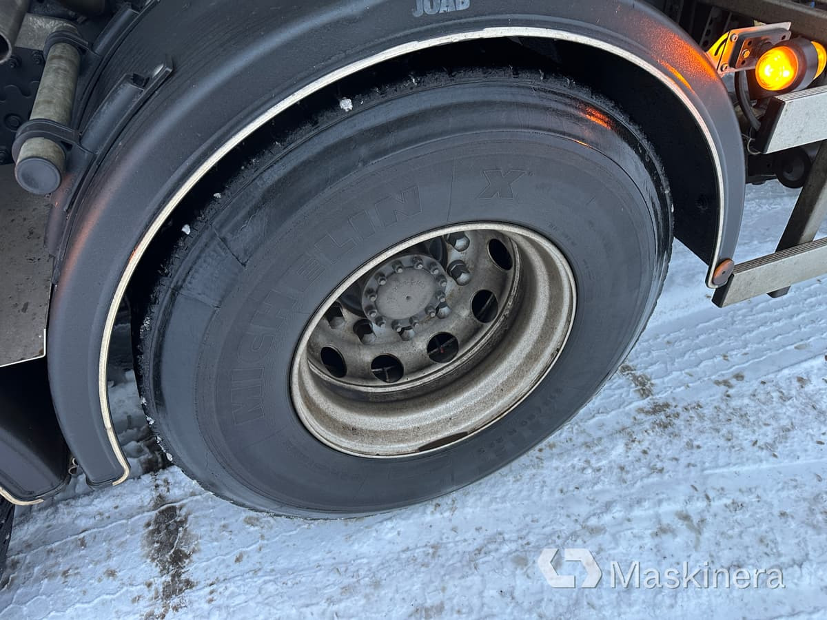 Hook lift truck Lastväxlare Volvo FH med sprider & flak