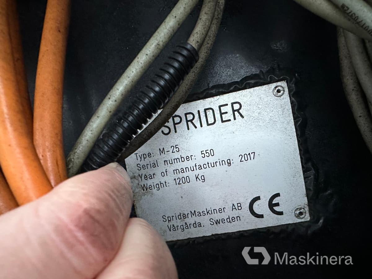 Hook lift truck Lastväxlare Volvo FH med sprider & flak