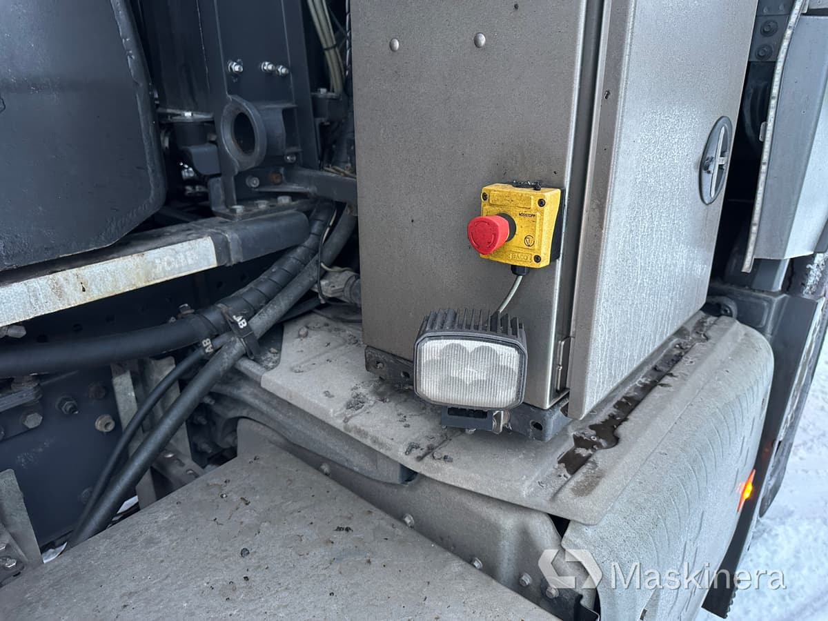 Hook lift truck Lastväxlare Volvo FH med sprider & flak