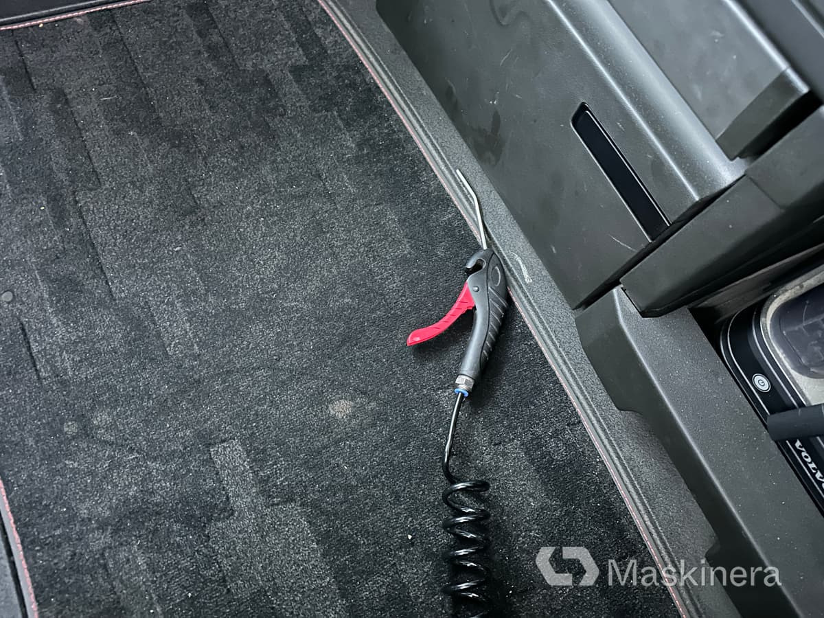 Hook lift truck Lastväxlare Volvo FH med sprider & flak