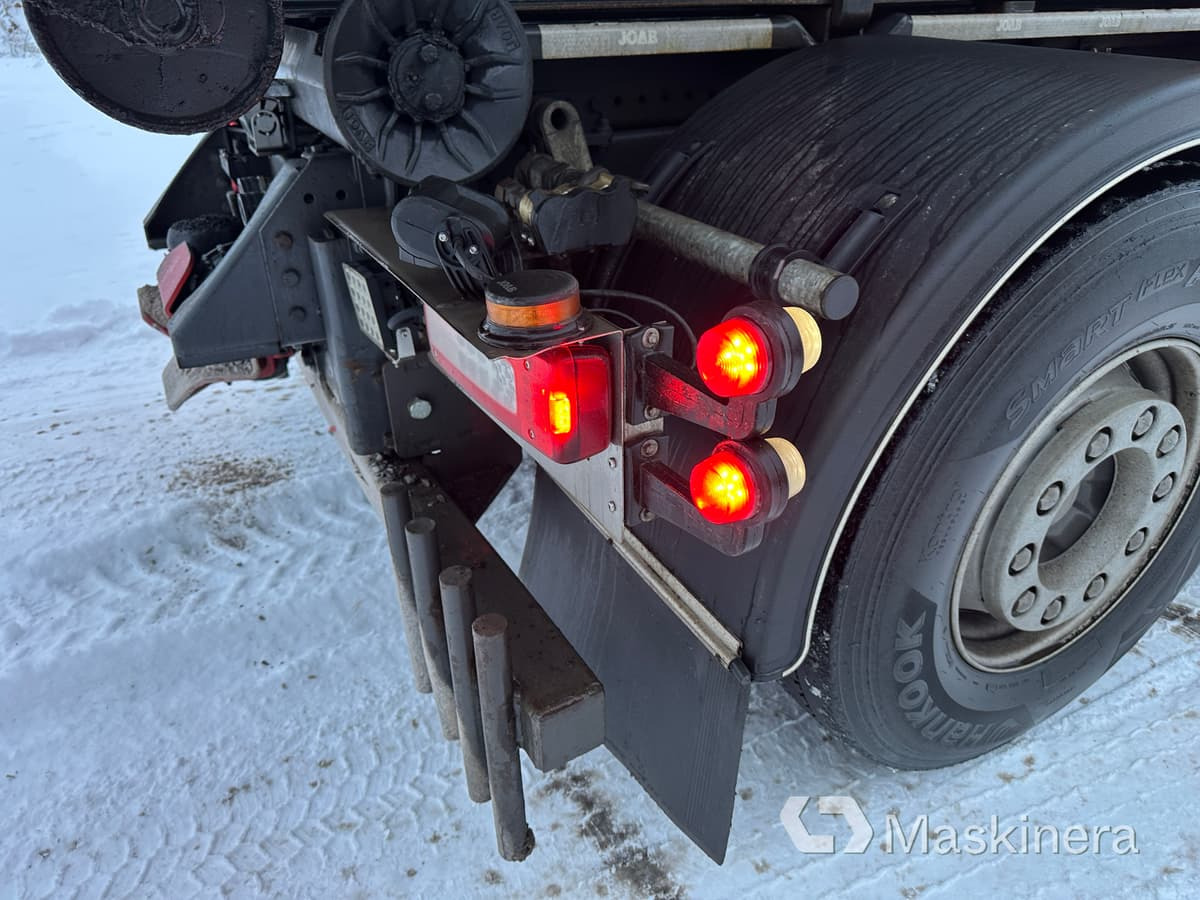Hook lift truck Lastväxlare Volvo FH med sprider & flak