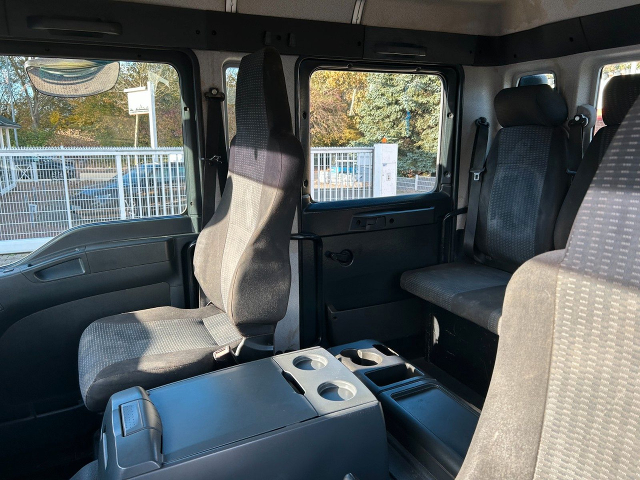 Hook lift truck MAN 12.250 Doppelkabine Abroller