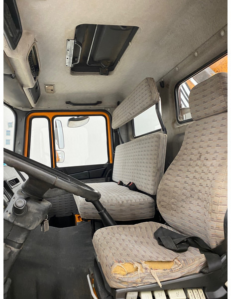 Hook lift truck MAN 18.222