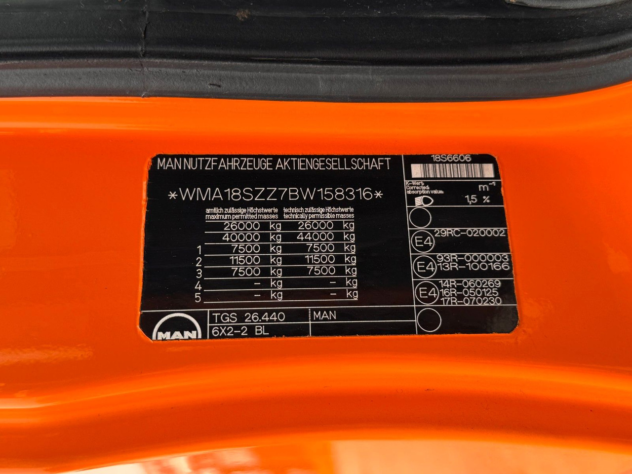 Hook lift truck MAN 26.40 6X2 Multilift Abroller