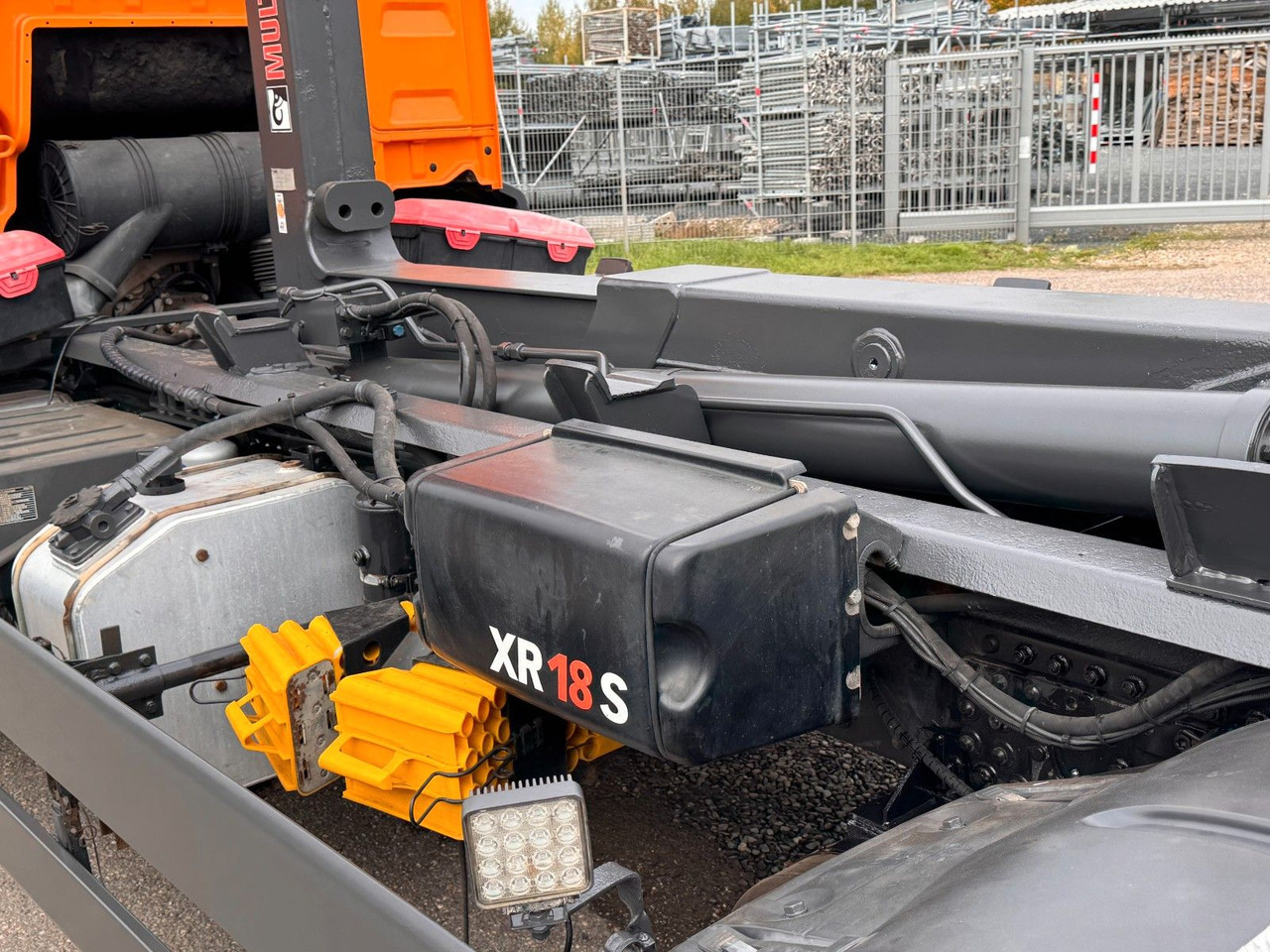 Hook lift truck MAN 26.40 6X2 Multilift Abroller