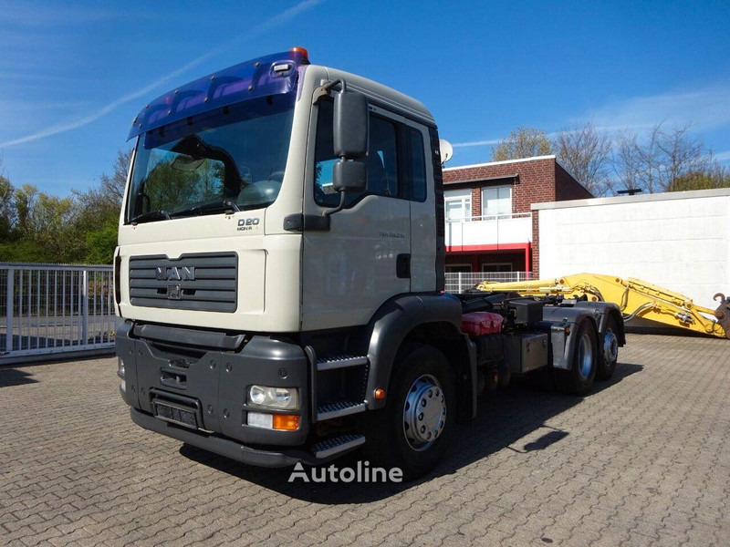 Hook lift truck MAN TGA 26.310 6x4 Hook lift