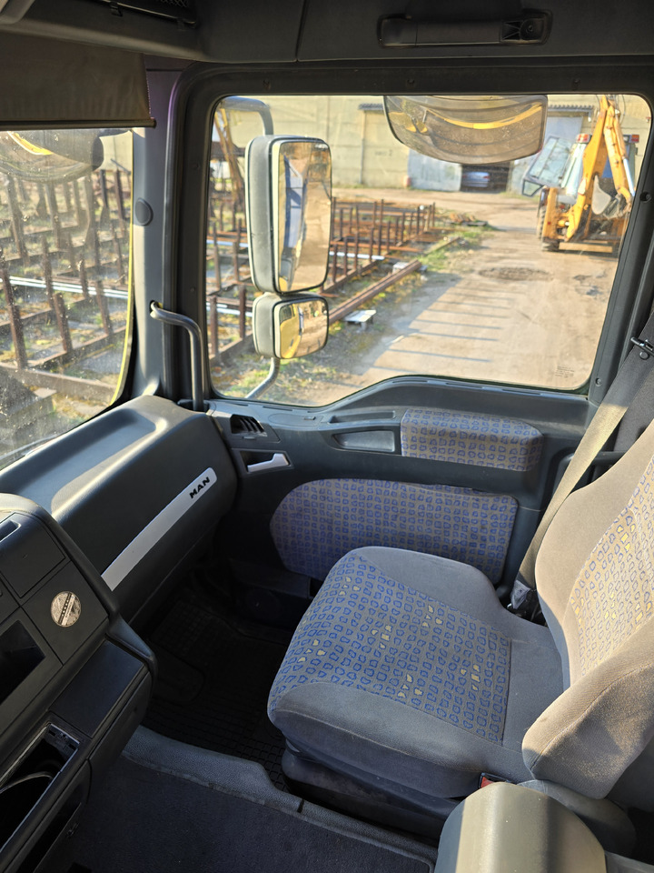 Hook lift truck MAN TGA 26.413