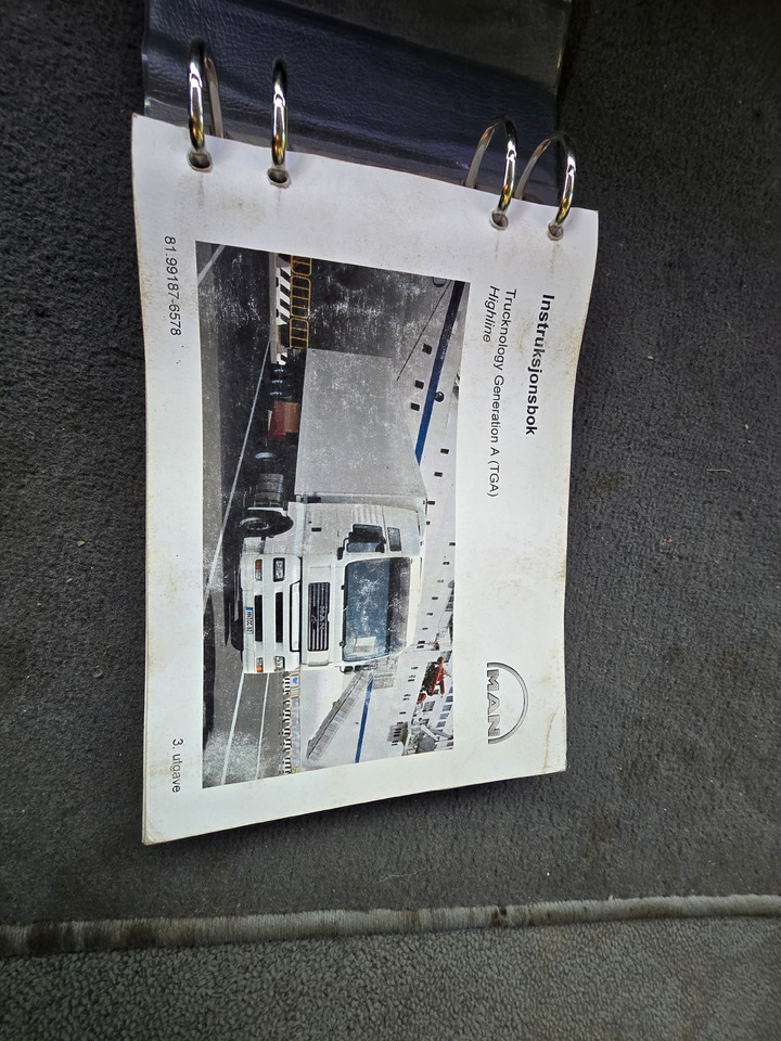 Hook lift truck MAN TGA 26.413