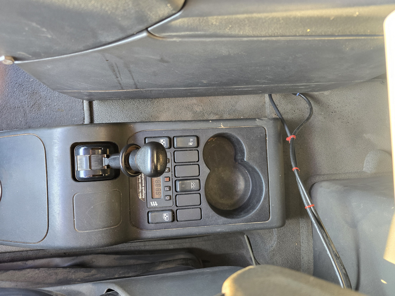 Hook lift truck MAN TGA 26.413