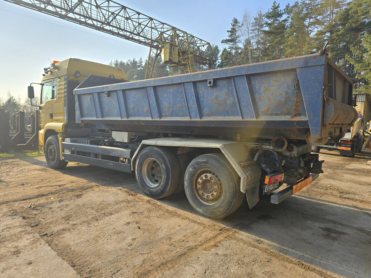 Hook lift truck MAN TGA 26.413