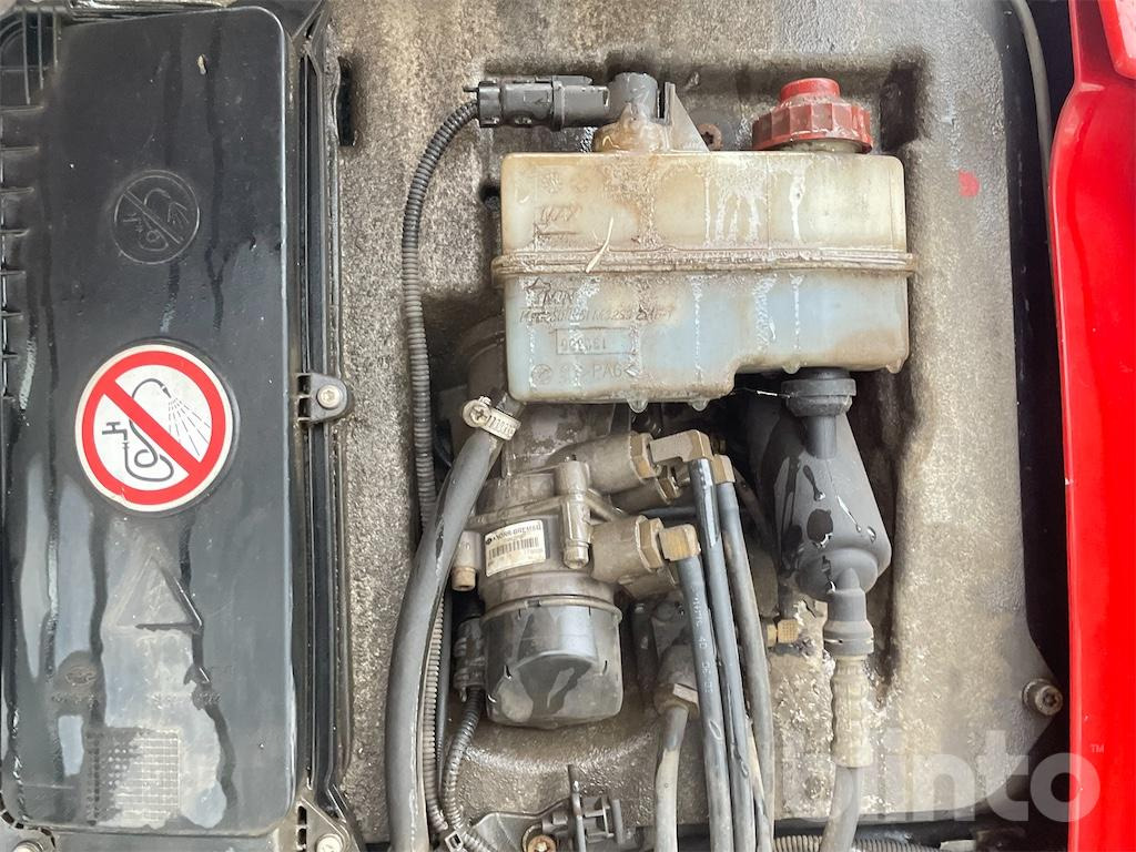 Hook lift truck MAN TGA 26.430 (2007)