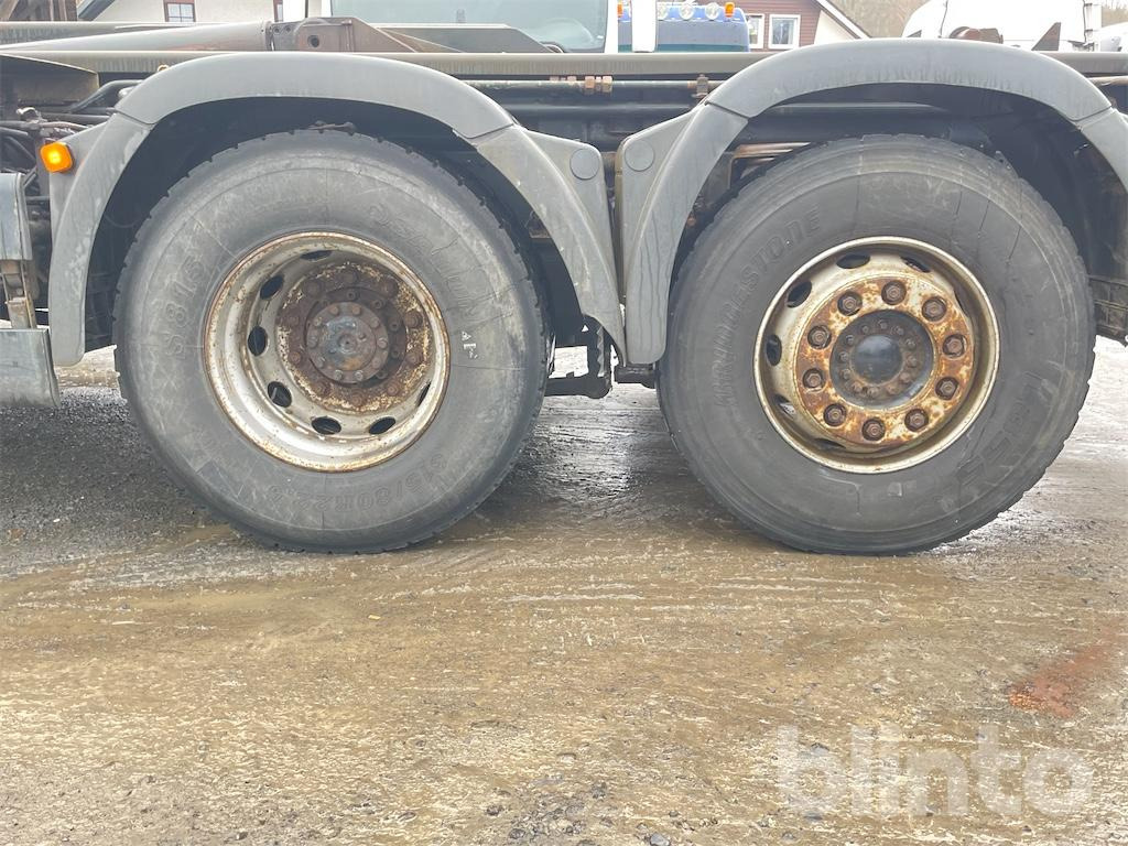 Hook lift truck MAN TGA 26.430 (2007)