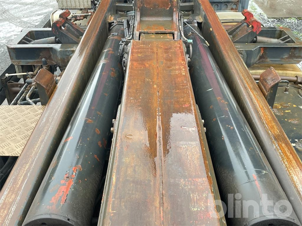 Hook lift truck MAN TGA 26.430 (2007)