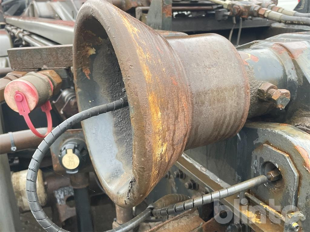 Hook lift truck MAN TGA 26.430 (2007)