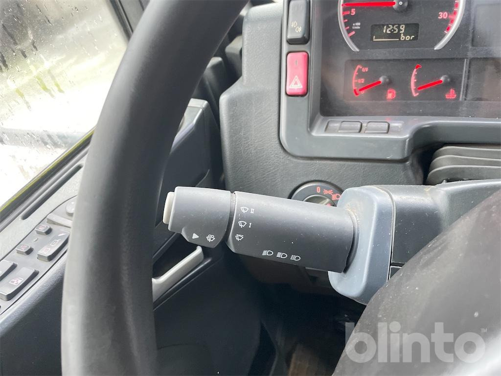 Hook lift truck MAN TGA 26.430 (2007)