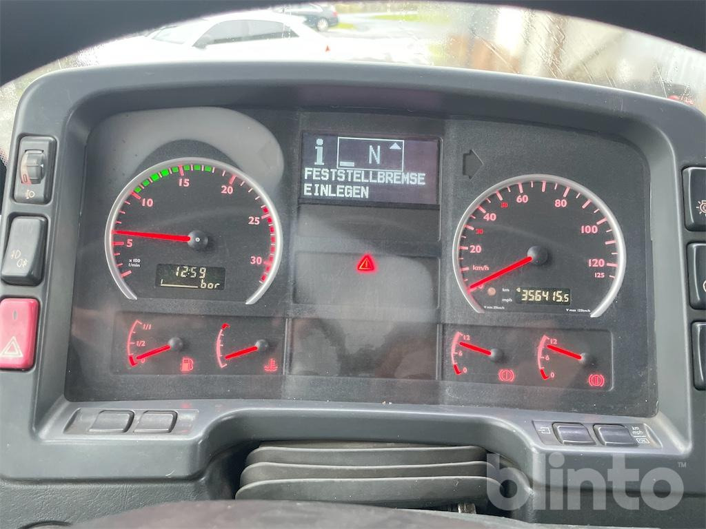 Hook lift truck MAN TGA 26.430 (2007)