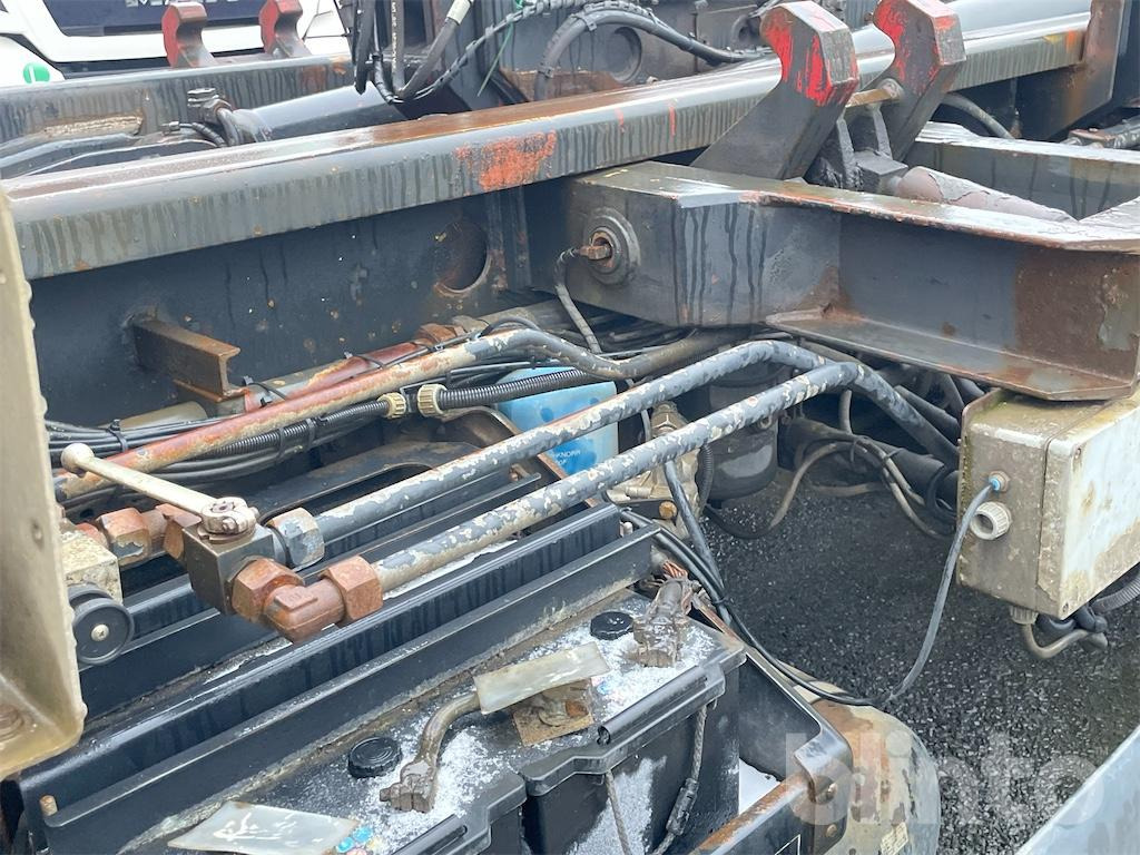 Hook lift truck MAN TGA 26.430 (2007)