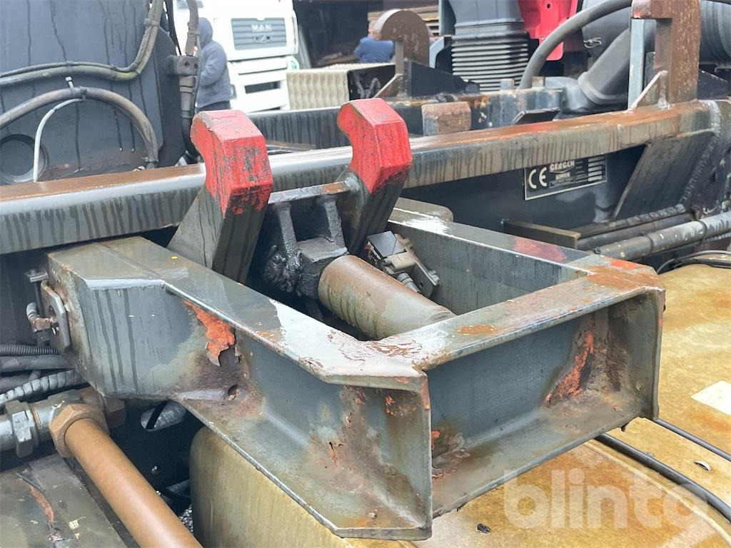 Hook lift truck MAN TGA 26.430 (2007)