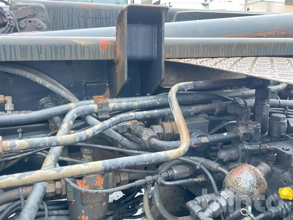 Hook lift truck MAN TGA 26.430 (2007)